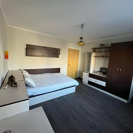 Flat- 6 People- Chataldja Daire Varna